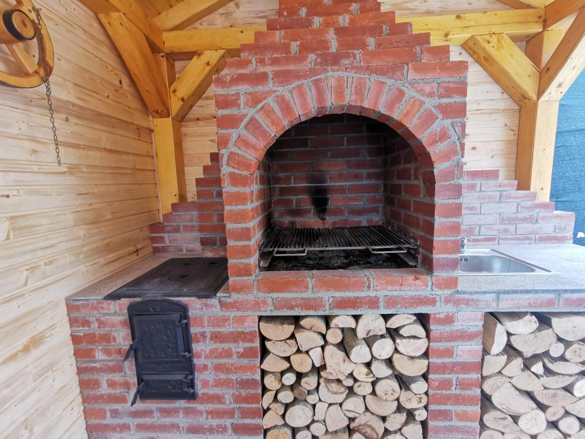 Bear'S Lair Chalet Felsőporumbák Kültér fotó