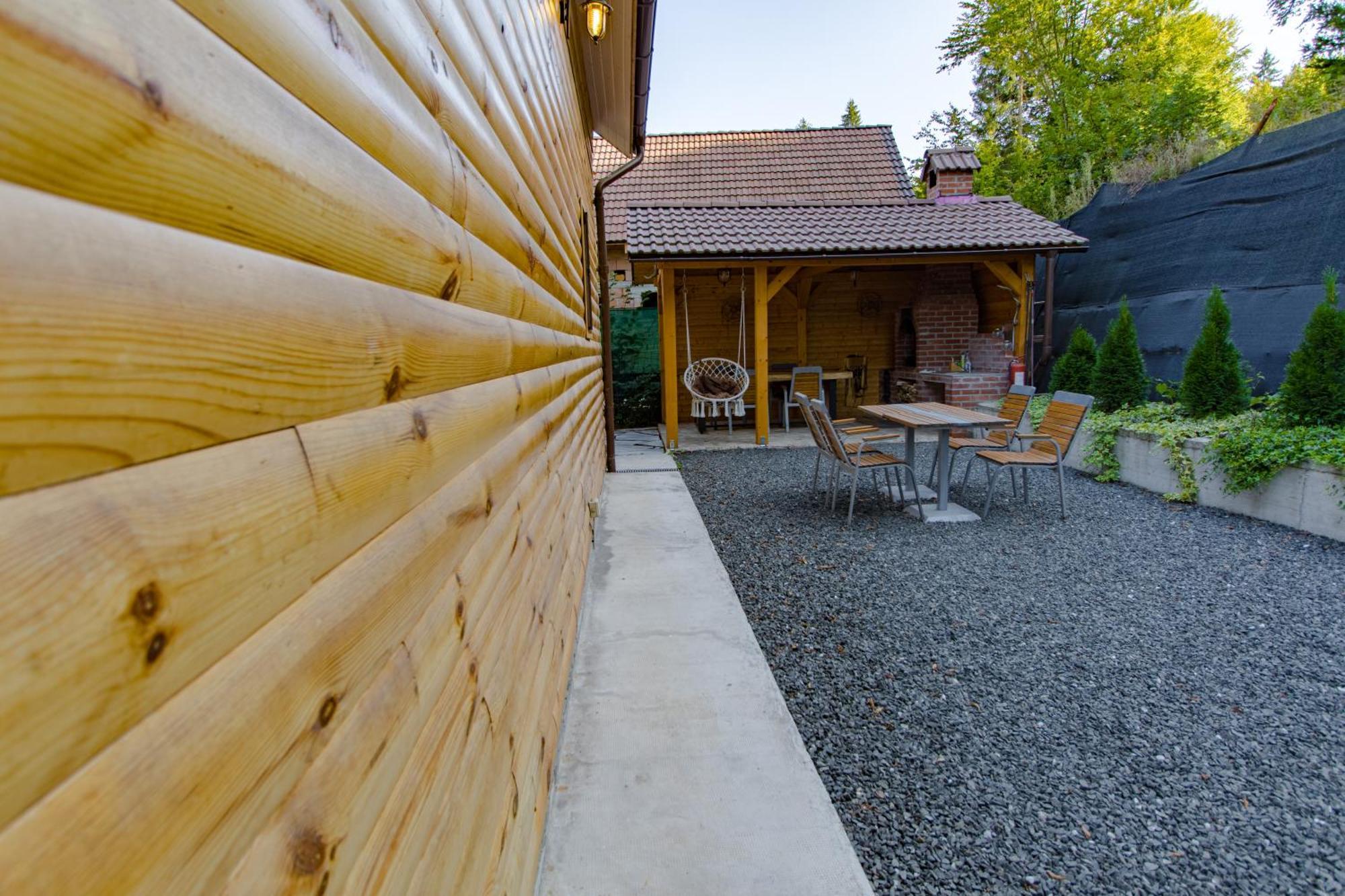 Bear'S Lair Chalet Felsőporumbák Kültér fotó