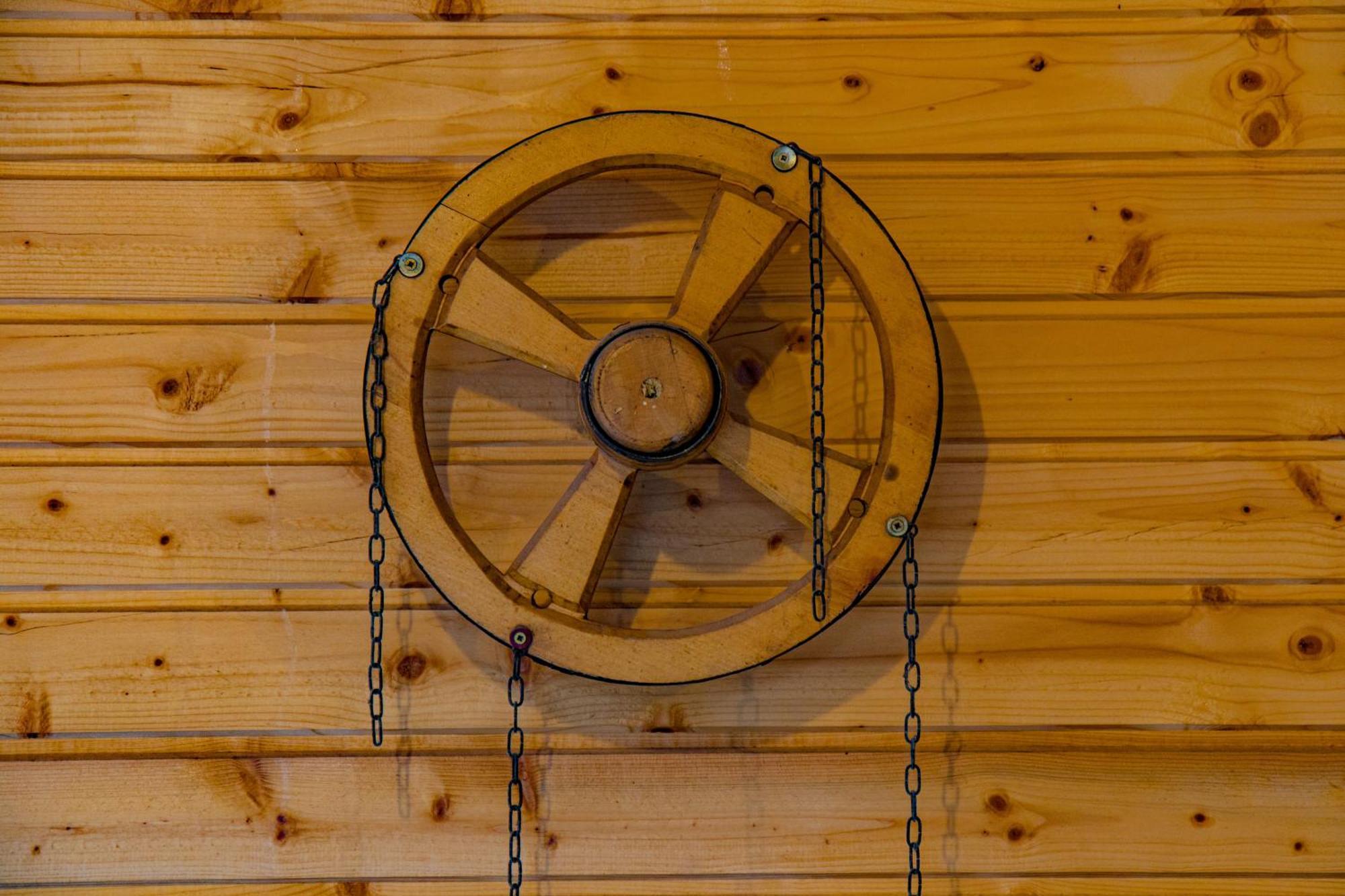 Bear'S Lair Chalet Felsőporumbák Kültér fotó