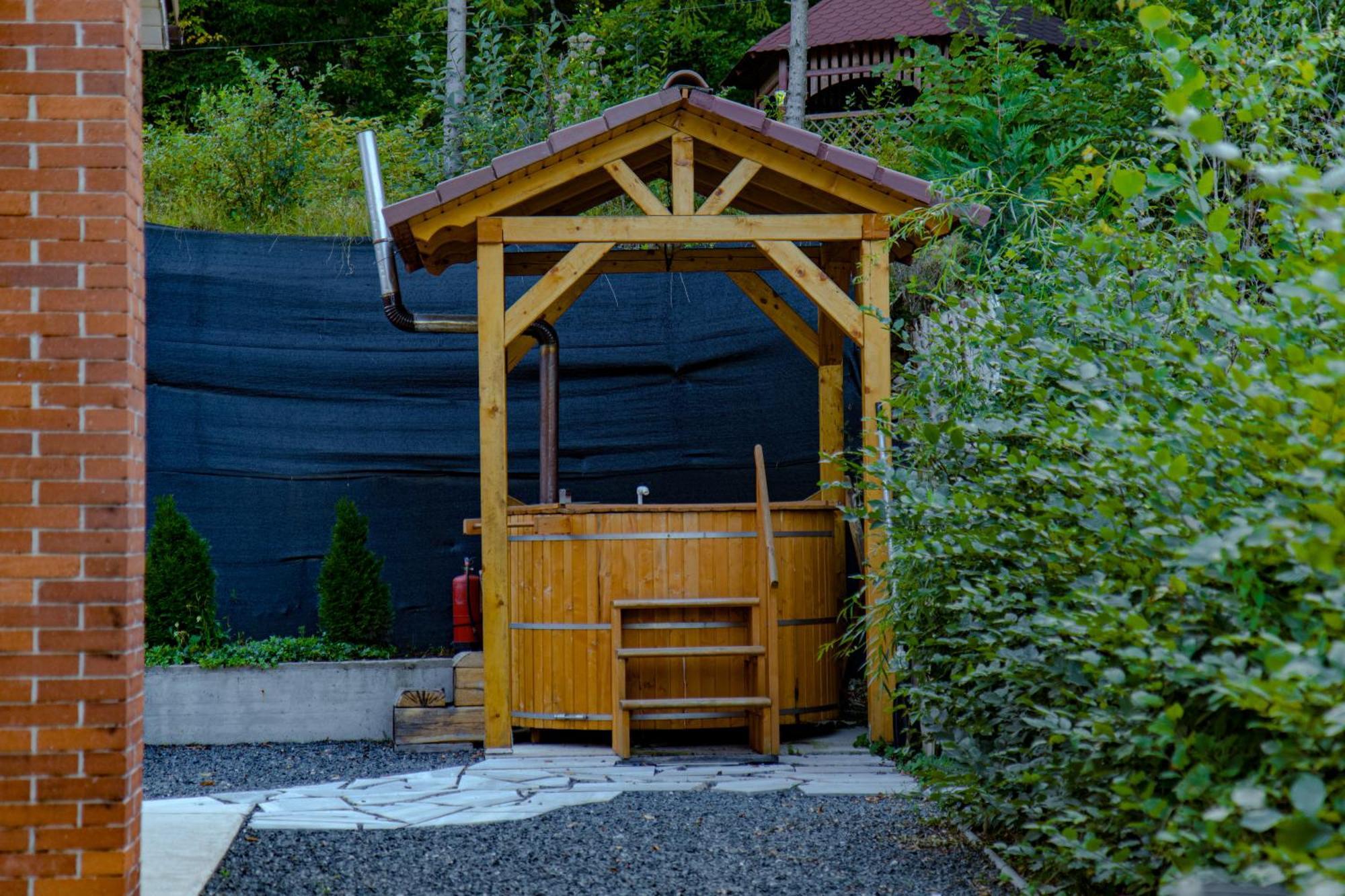 Bear'S Lair Chalet Felsőporumbák Kültér fotó