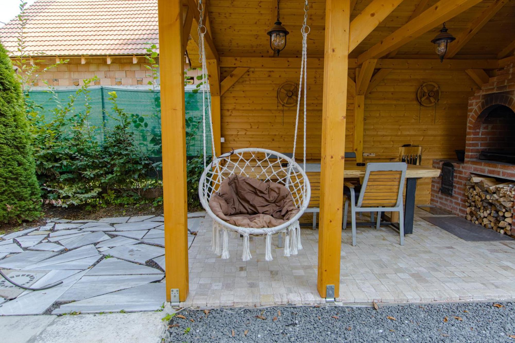 Bear'S Lair Chalet Felsőporumbák Kültér fotó