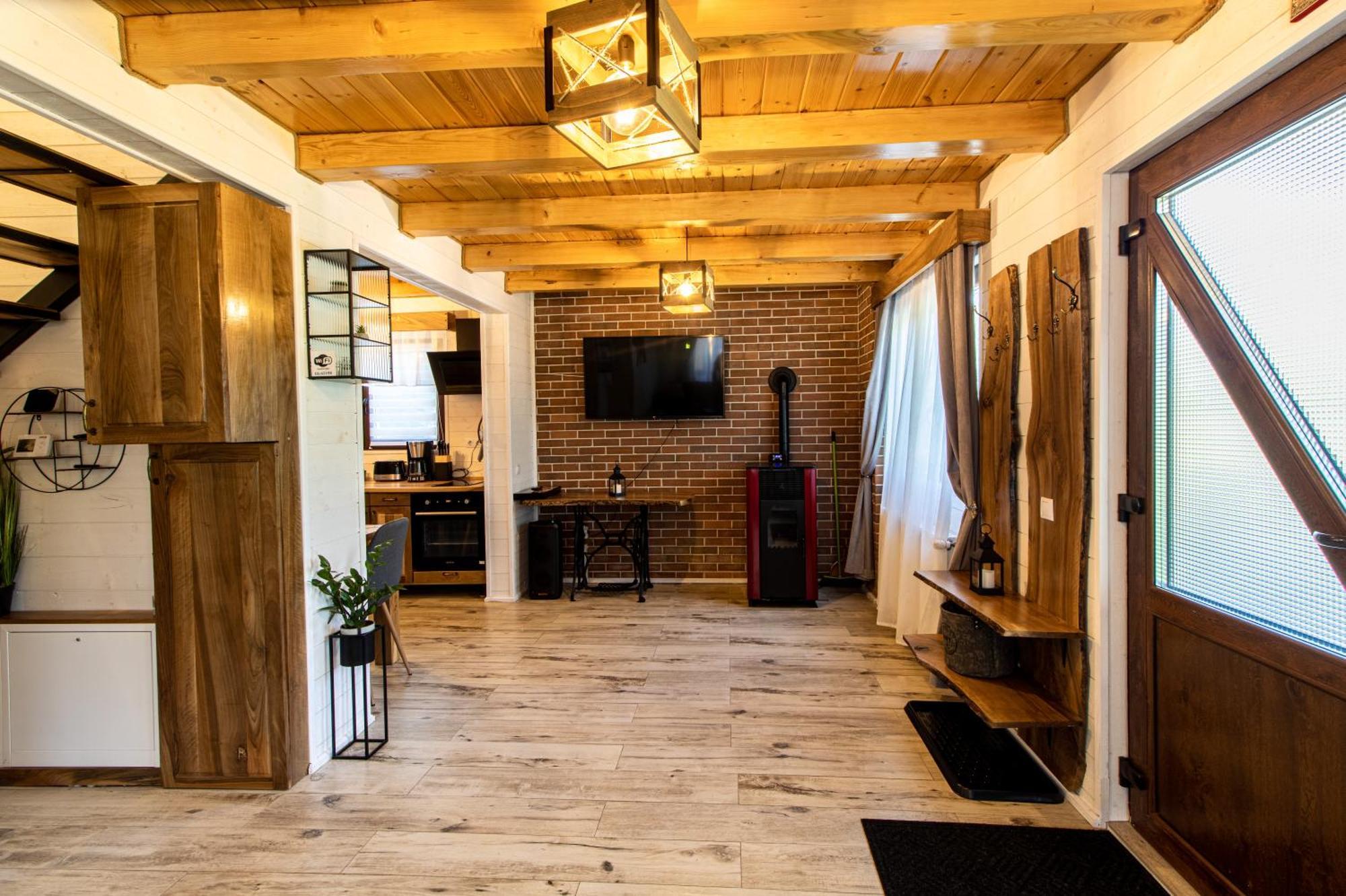 Bear'S Lair Chalet Felsőporumbák Kültér fotó