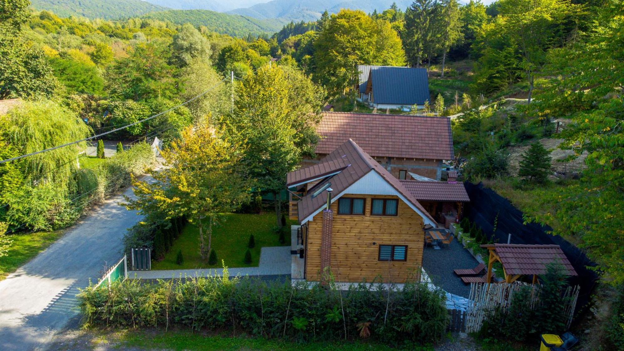 Bear'S Lair Chalet Felsőporumbák Kültér fotó