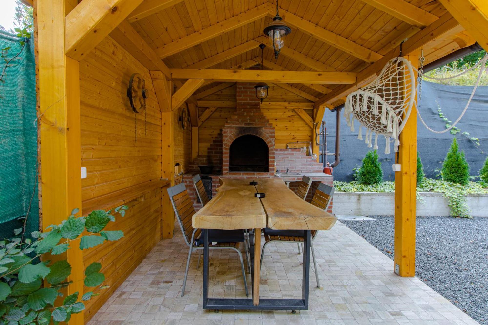 Bear'S Lair Chalet Felsőporumbák Kültér fotó