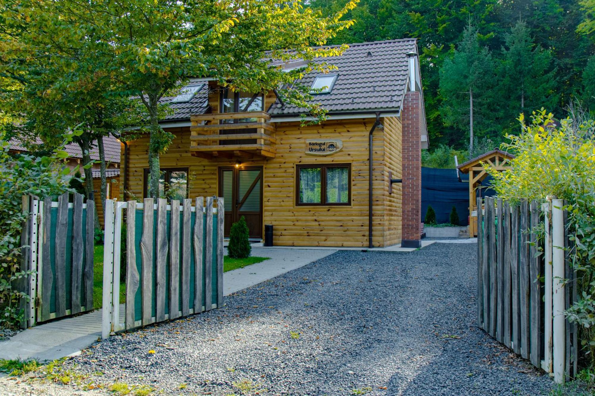 Bear'S Lair Chalet Felsőporumbák Kültér fotó